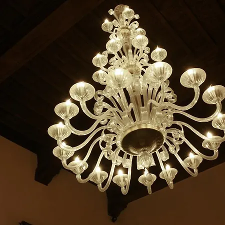 فندق Columbus 4*